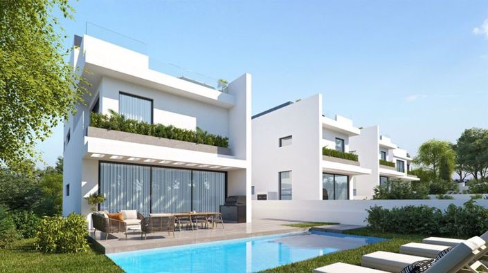 Image No.2-4 Bed Villa for sale