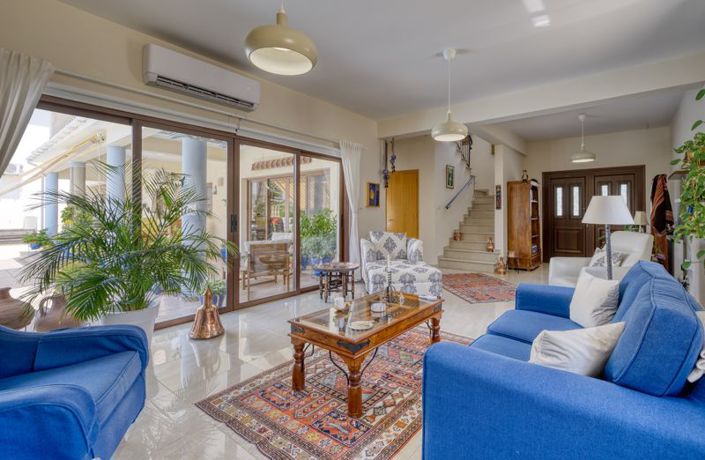 Image No.10-3 Bed Villa for sale