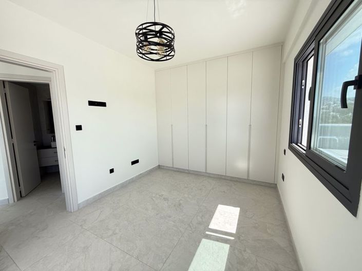 Image No.15-2 Bed Apartment for sale