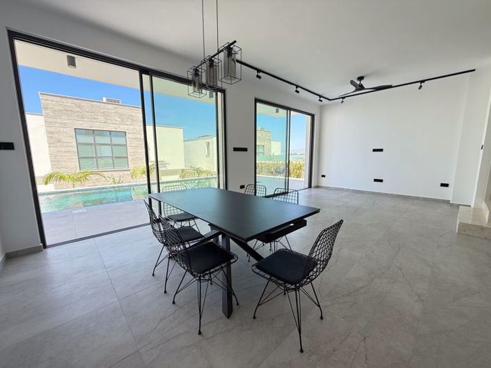 Image No.4-3 Bed Villa for sale