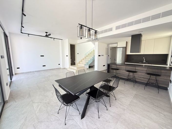 Image No.8-3 Bed Villa for sale