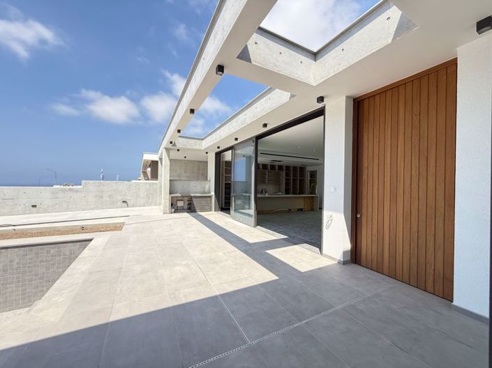 Image No.3-4 Bed Villa for sale