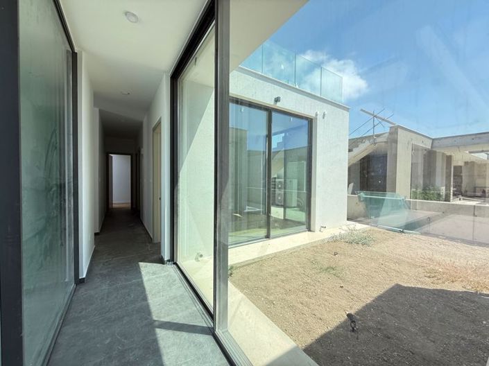 Image No.7-4 Bed Villa for sale