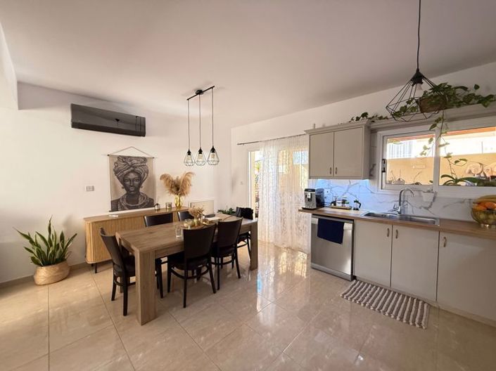 Image No.11-2 Bed Villa for sale