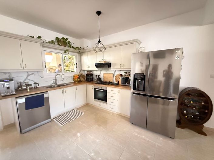 Image No.8-2 Bed Villa for sale