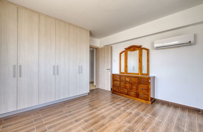 Image No.14-3 Bed Apartment for sale