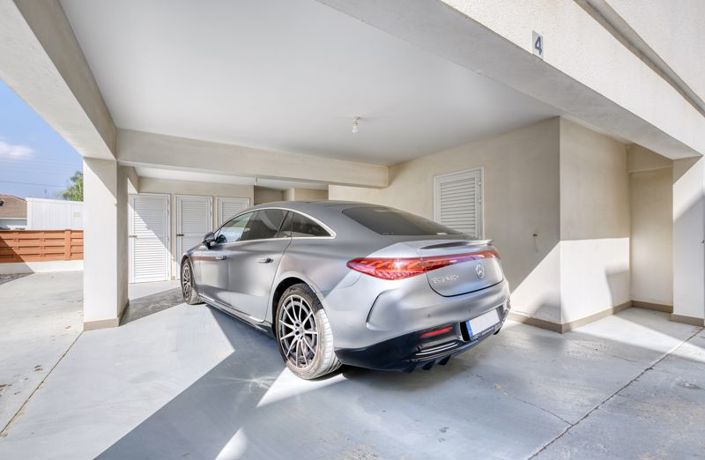 Image No.21-3 Bed Apartment for sale