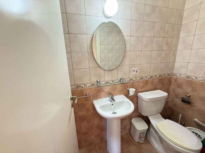 Image No.17-4 Bed Property for sale