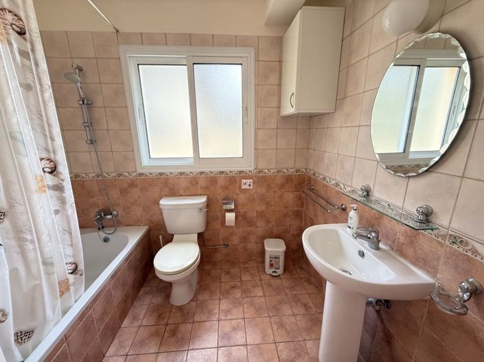 Image No.18-4 Bed Property for sale