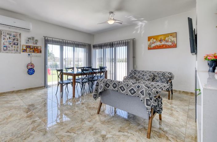 Image No.8-4 Bed Villa for sale