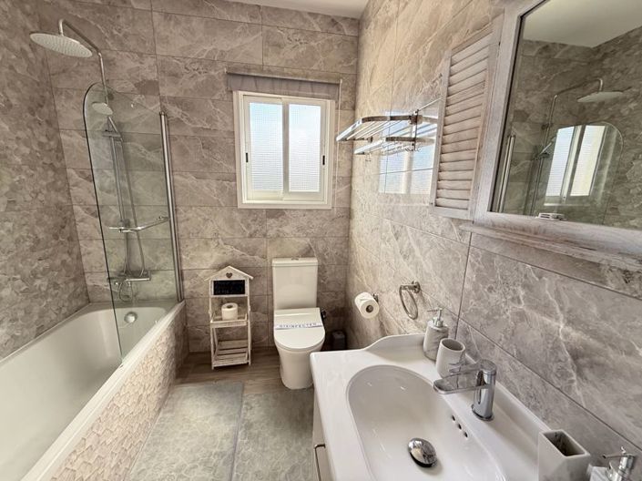 Image No.15-3 Bed Villa for sale