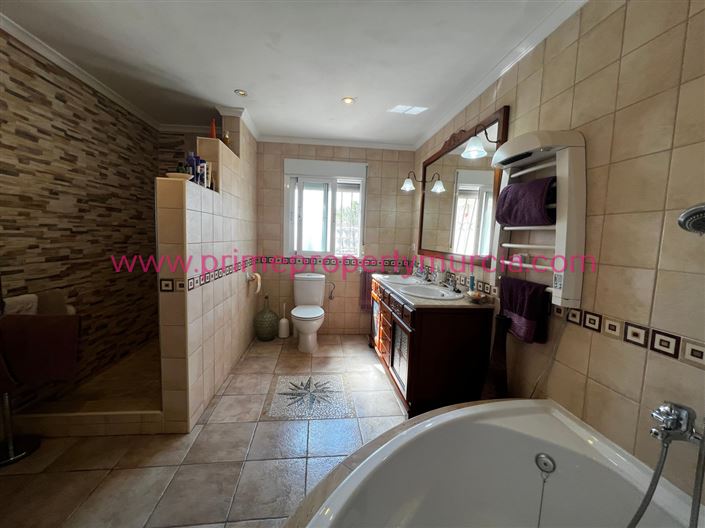 Image No.21-5 Bed Country House for sale