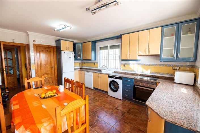 Image No.11-4 Bed Country House for sale