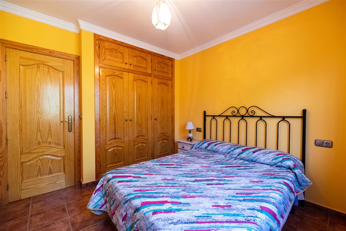 Image No.20-4 Bed Country House for sale