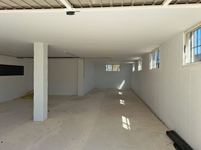 Image No.40-4 Bed Country House for sale