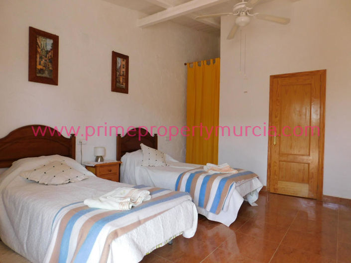 Image No.11-7 Bed Country House for sale