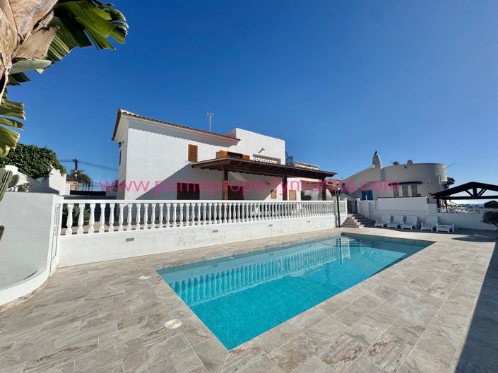 Image No.1-4 Bed Villa for sale