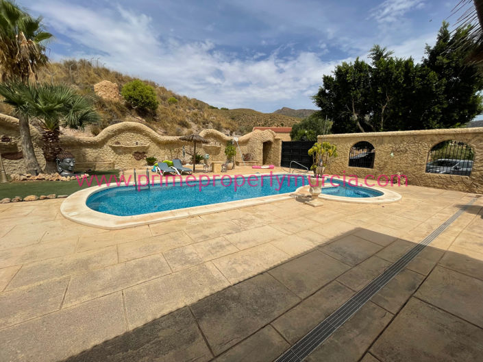 Image No.15-4 Bed Country House for sale