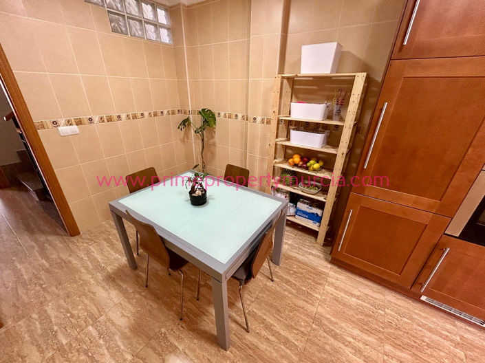 Image No.12-3 Bed Property for sale