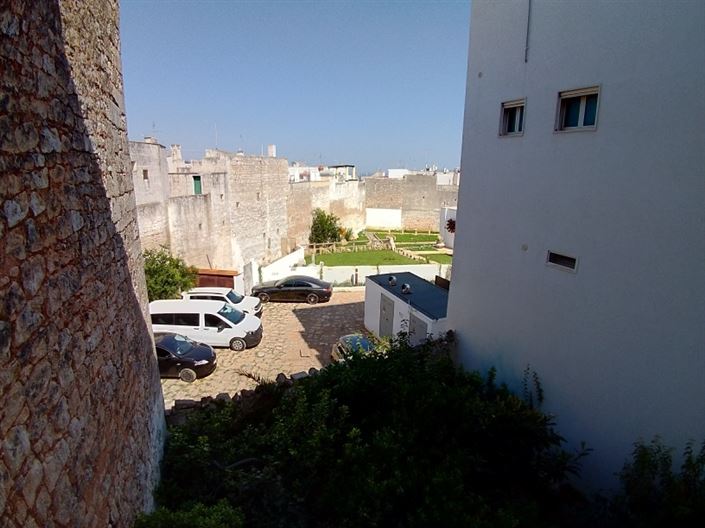 Image No.20-3 Bed House for sale