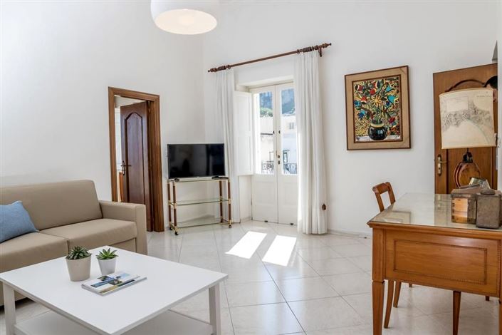 Image No.14-3 Bed Apartment for sale