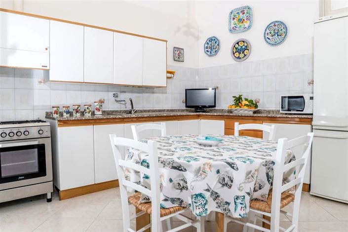 Image No.24-3 Bed Apartment for sale