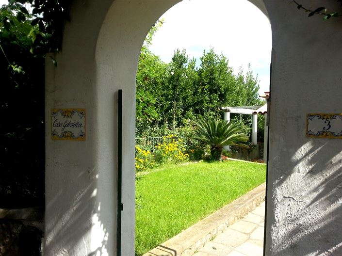 Image No.2-2 Bed House for sale