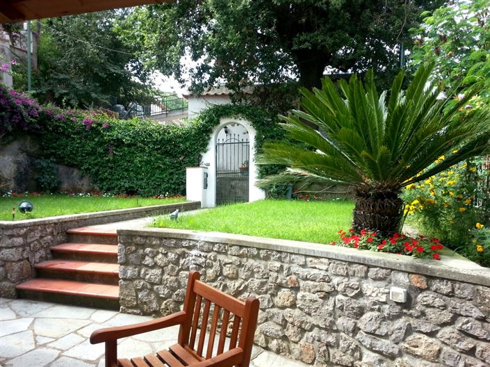 Image No.4-2 Bed House for sale