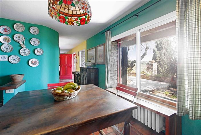 Image No.18-5 Bed House for sale