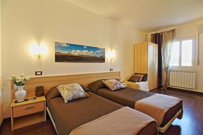 Image No.23-12 Bed Country House for sale