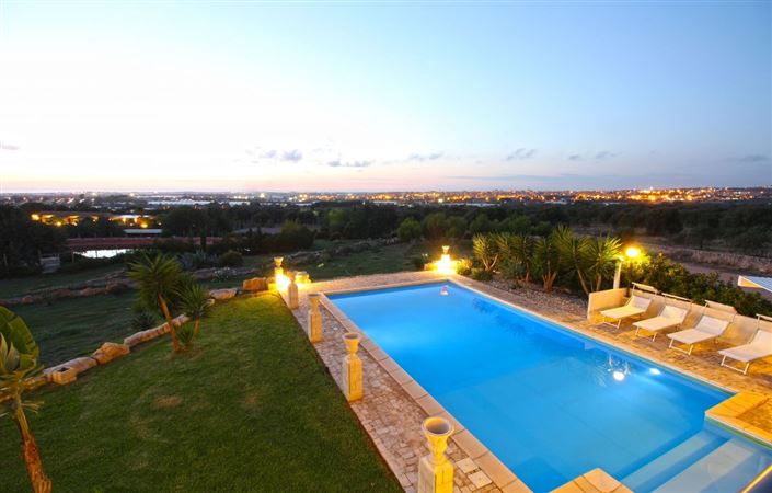 Image No.7-12 Bed Country House for sale