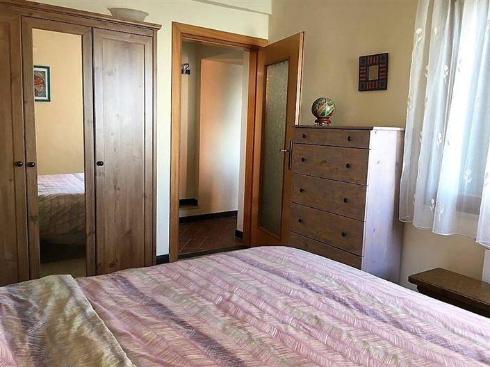 Image No.12-2 Bed House for sale