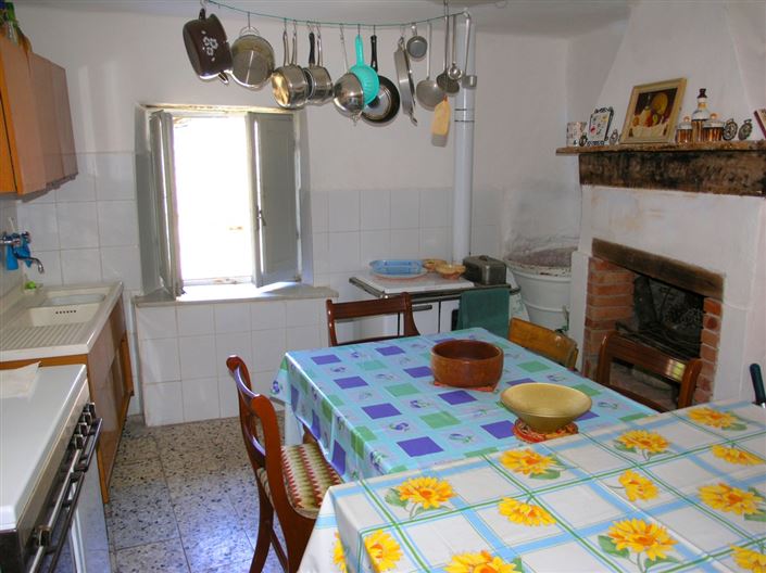 Image No.10-3 Bed House for sale