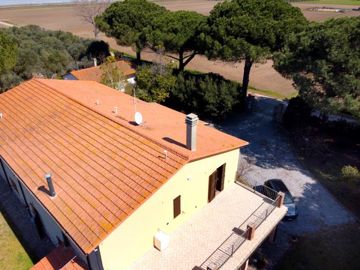 Image No.8-8 Bed Farmhouse for sale