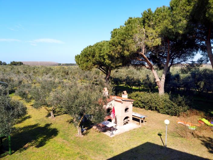 Image No.16-8 Bed Farmhouse for sale