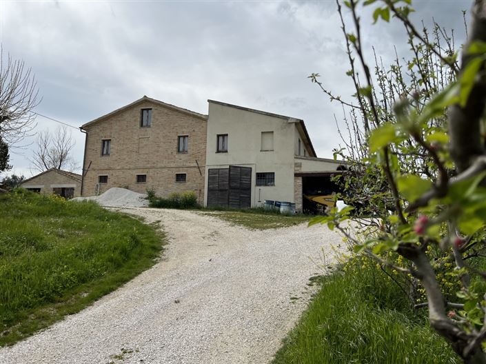 Image No.17-6 Bed House for sale