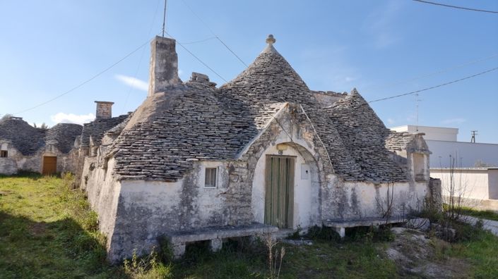 Image No.1-12 Bed Country House for sale