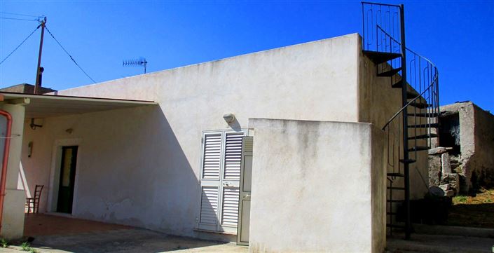 Image No.11-4 Bed Country House for sale