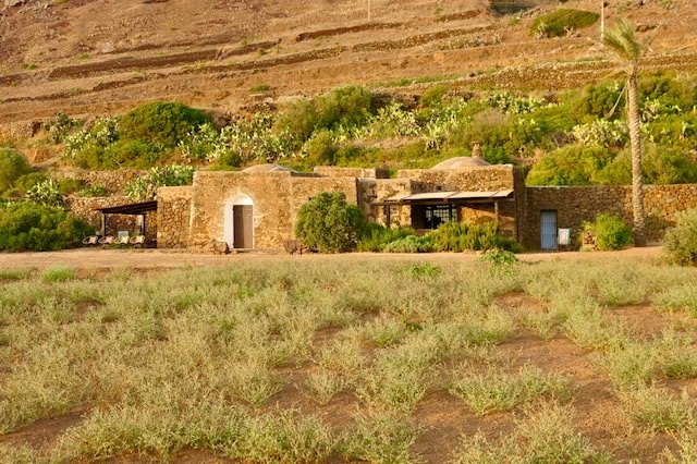 Image No.7-1 Bed House for sale