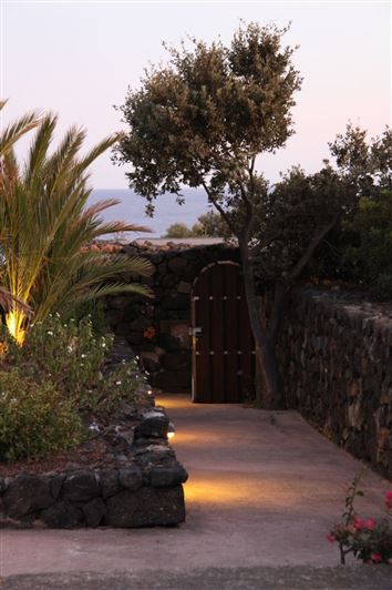 Image No.10-3 Bed House for sale