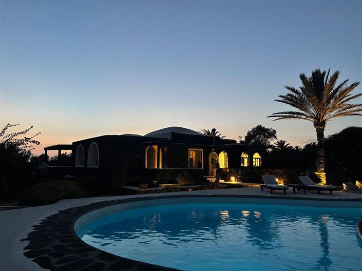 Image No.17-3 Bed House for sale