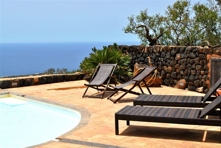 Image No.11-3 Bed House for sale