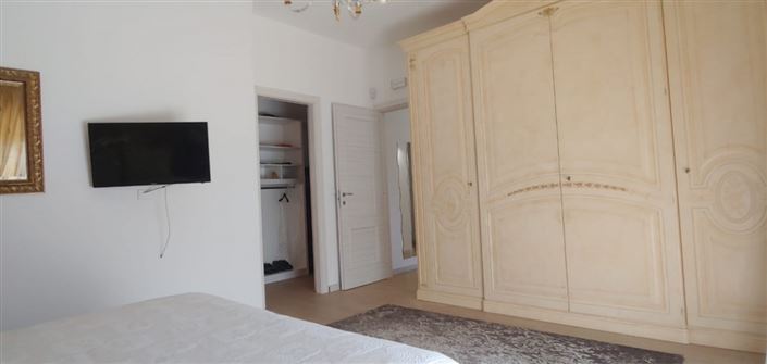 Image No.22-4 Bed House for sale