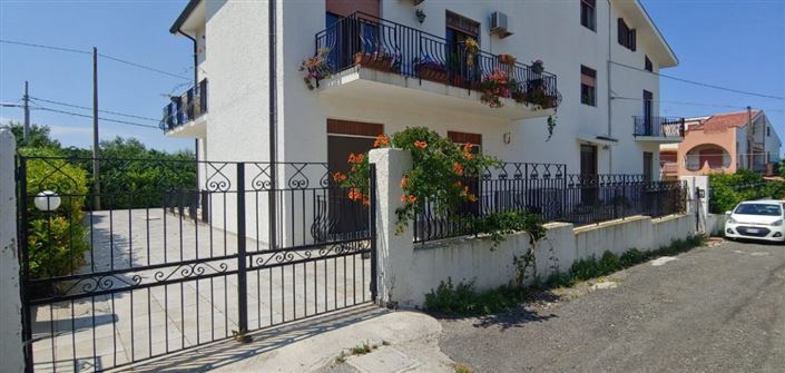 Image No.29-4 Bed House for sale