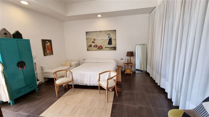 Image No.17-4 Bed House for sale