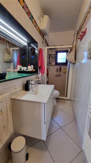 Image No.24-4 Bed House for sale