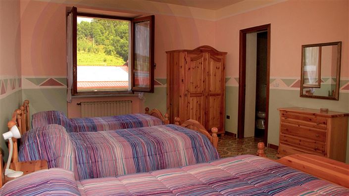 Image No.27-15 Bed Country House for sale