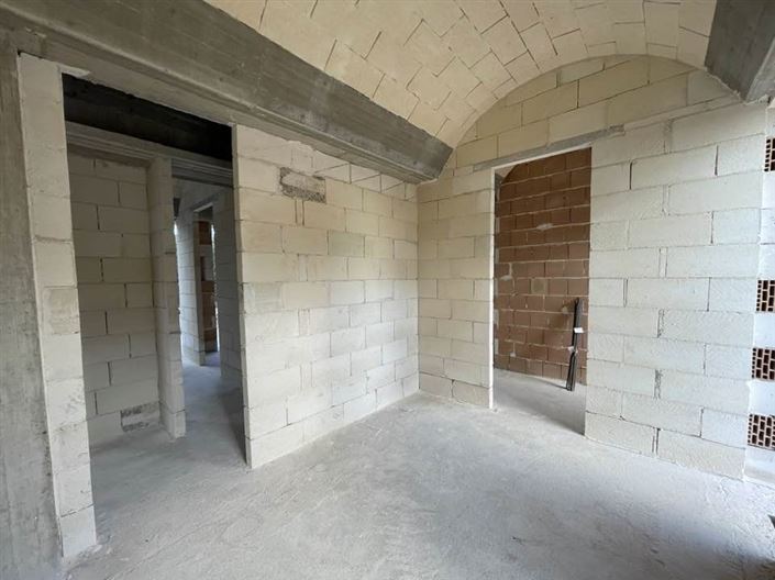 Image No.10-3 Bed House for sale