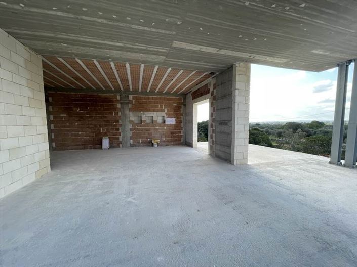 Image No.8-3 Bed House for sale