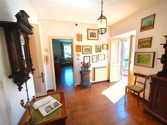 Image No.12-6 Bed House for sale